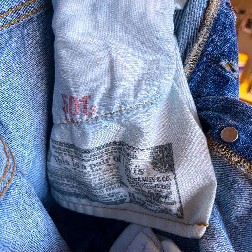 Levi’s 501s Distressed Light Blue Cropped 32 - Picture 2 of 11